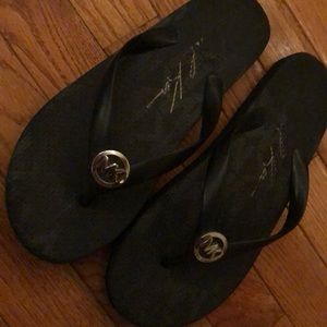 MICHAEL KORS flip flops